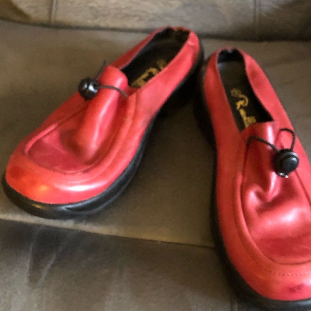 Shoes - Picture 2 of 4